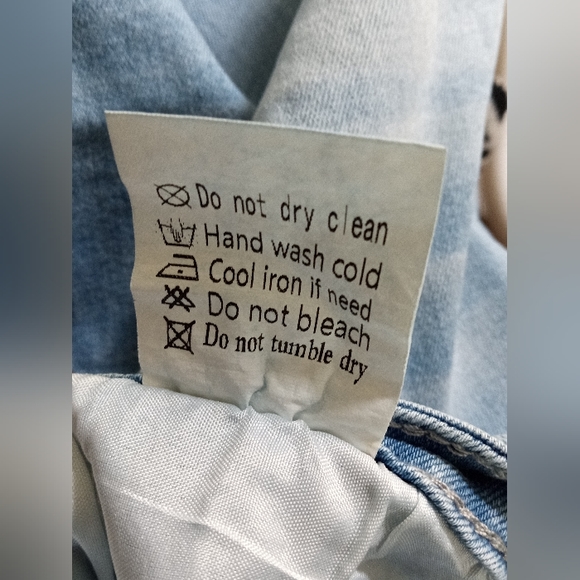 Distressed Medium Washed Shorts Size XL - Picture 6 of 6